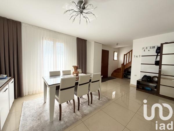 Maison à vendre 6 pièces 121 m² Vaux-le-Pénil