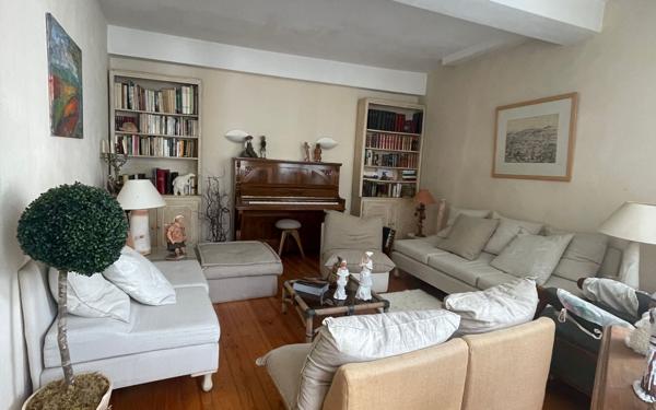 Maison à vendre    4 pièces • 177,90 m2 Oloron-Sainte-Marie