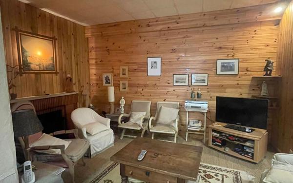 Maison à vendre    4 pièces • 177,90 m2 Oloron-Sainte-Marie