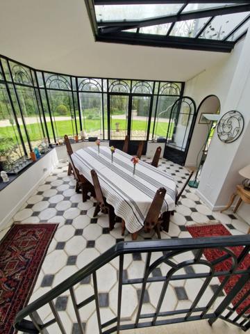 Propriété de (434 m²) en vente près de Lizy