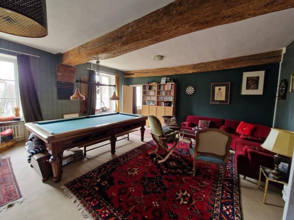 Propriété de (434 m²) en vente près de Lizy