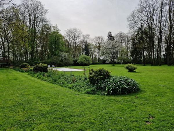 Propriété de (434 m²) en vente près de Lizy