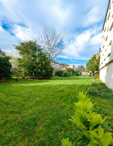 Tours Gare - Bel appartement T3 avec garage privé, cave et jardin commun