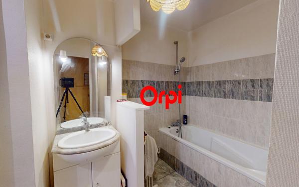 Appartement à vendre    3 pièces • 60 m2 Vaulx-en-Velin