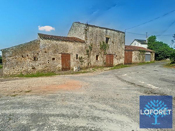 Achat maison Bazoges-en-Pareds - 5 pièce(s) - 286 m² - 64 900 €