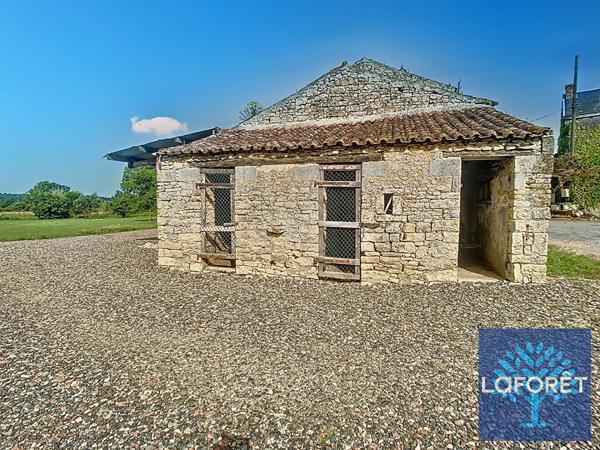 Achat maison Bazoges-en-Pareds - 5 pièce(s) - 286 m² - 64 900 €