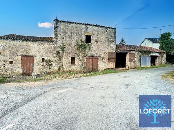 Achat maison Bazoges-en-Pareds - 5 pièce(s) - 286 m² - 64 900 €