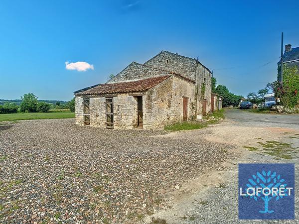 Achat maison Bazoges-en-Pareds - 5 pièce(s) - 286 m² - 64 900 €