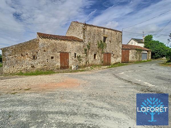 Achat maison Bazoges-en-Pareds - 5 pièce(s) - 286 m² - 64 900 €