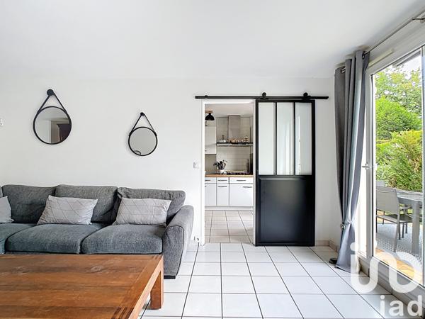 House for sale 5 rooms 109 m² Vaux-le-Pénil