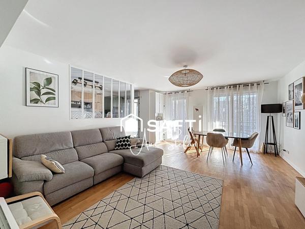 Au cœur de Massy Vilmorin, un appartement rare réunissant espace, extérieur et qualité de vie dans un environnement privilégié.”