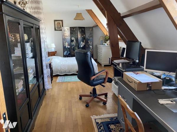 PROPRIETE DE STANDING sur 3000m2, 315m2 habitables et sous-sol, à 5 mn de la gare TGV