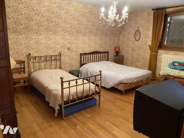 PROPRIETE DE STANDING sur 3000m2, 315m2 habitables et sous-sol, à 5 mn de la gare TGV