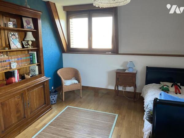 PROPRIETE DE STANDING sur 3000m2, 315m2 habitables et sous-sol, à 5 mn de la gare TGV