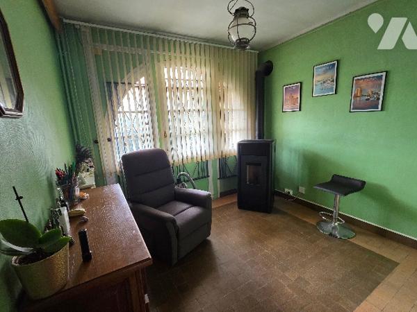 A 10mn d'YVETOT, maison d'~102m², sur un terrain ~835m², 4 chambres, garage, bâtiment.