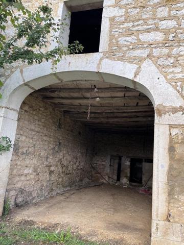 Maison à vendre à Neuville-sur-Ain dans l'Ain (01160), ref : 01067-917