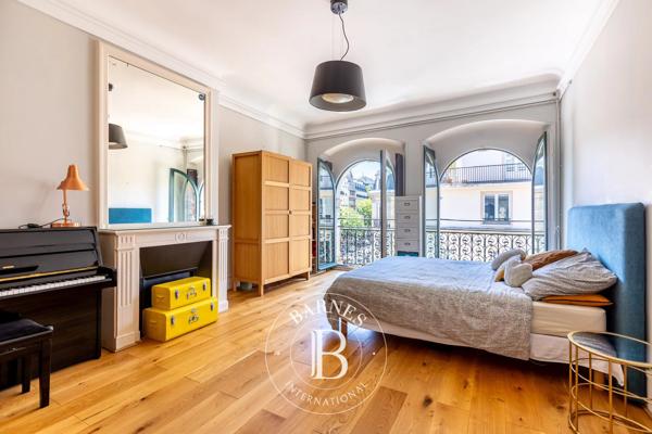 Paris 17ème, Hôtel particulier 6 Chambres -  298 m² à vendre
