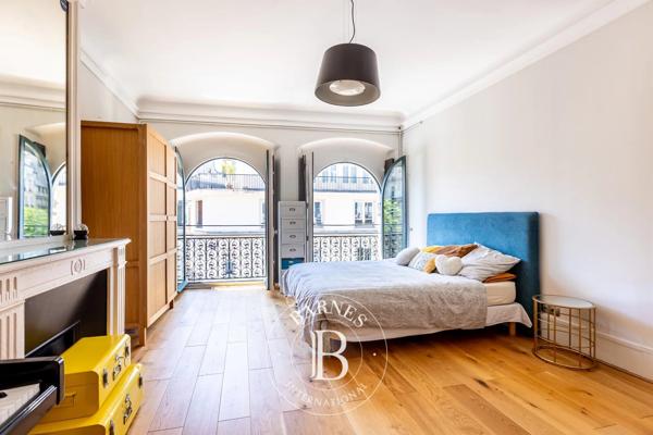 Paris 17ème, Hôtel particulier 6 Chambres -  298 m² à vendre