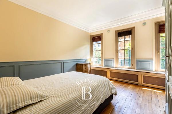 Paris 17ème, Hôtel particulier 6 Chambres -  298 m² à vendre