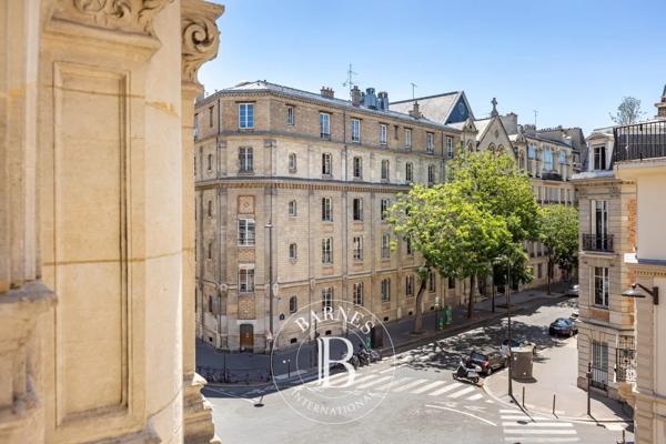 Paris 17ème, Hôtel particulier 6 Chambres -  298 m² à vendre