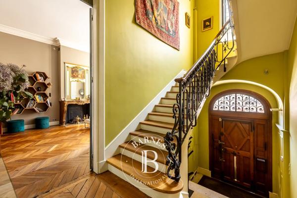 Paris 17ème, Hôtel particulier 6 Chambres -  298 m² à vendre
