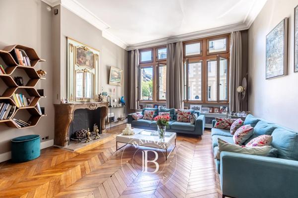 Paris 17ème, Hôtel particulier 6 Chambres -  298 m² à vendre