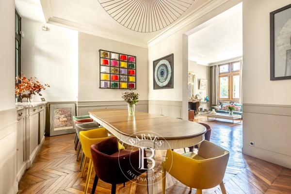 Paris 17ème, Hôtel particulier 6 Chambres -  298 m² à vendre