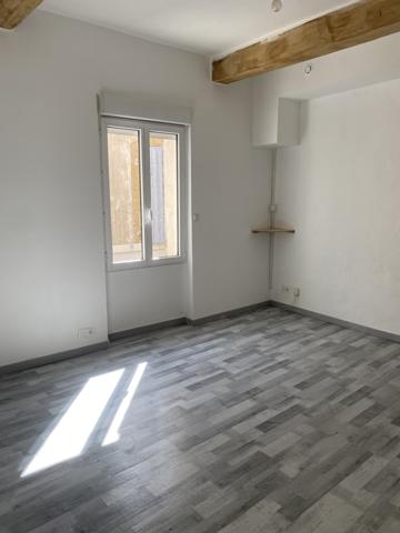 Courthézon (84350) Jolie appartement T2 avec bureau
