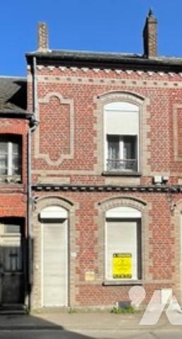 UNE MAISON A USAGE D'HABITATION