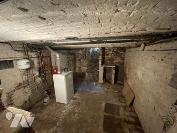 UNE MAISON A USAGE D'HABITATION