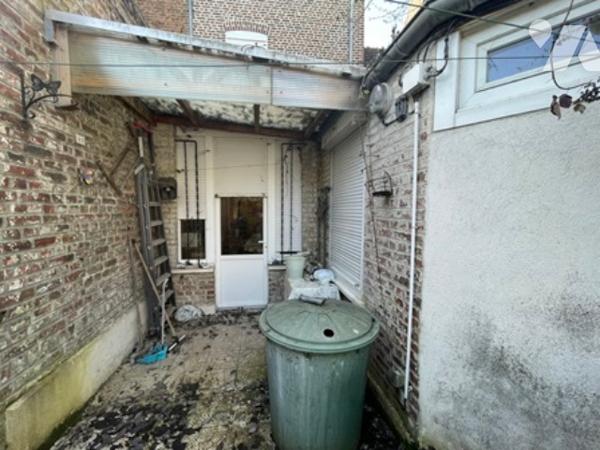 UNE MAISON A USAGE D'HABITATION