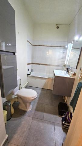 Chartres hyper centre / Magnifique 2 pièces en rez-de-chaussée + parking