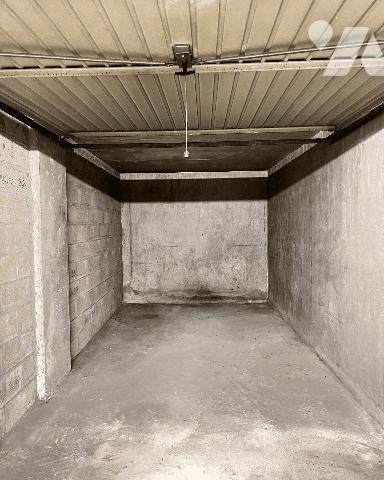 Gerland, appartement terrasse T2 bis de 51,50 m² avec 42 m² de terrasse, cave et garage fermé.