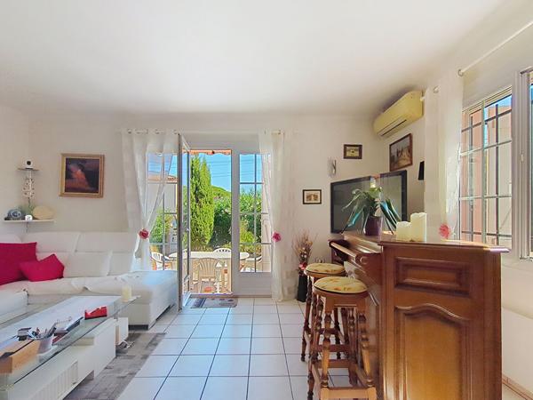 Saint-Aygulf Villa plain-pied 3 chambres garage piscine boulodrome