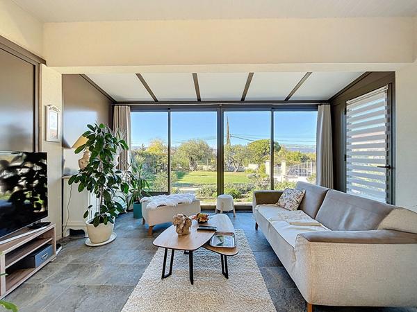 EXCLUSIVITE - MAISON RECENTE DE 117 M² SUR 748 M² AVEC DE BELLES PRESTATIONS