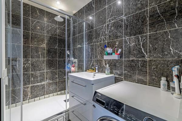 À Vendre – Appartement 4 pièces avec balcon filant – 79 m2 - Cave et parking