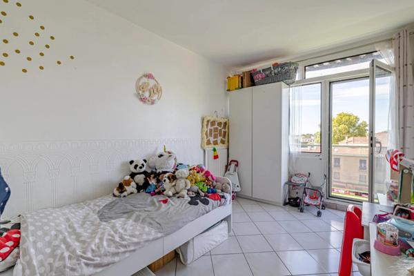 À Vendre – Appartement 4 pièces avec balcon filant – 79 m2 - Cave et parking