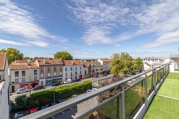 À Vendre – Appartement 4 pièces avec balcon filant – 79 m2 - Cave et parking