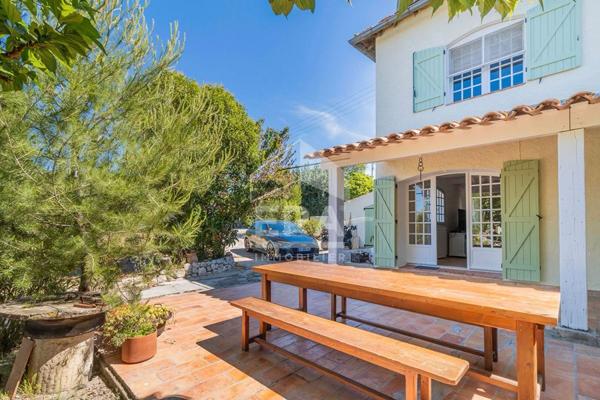 Maison 4 chambres sur parcelle de 948 m² avec permis de construire Marseille 15e