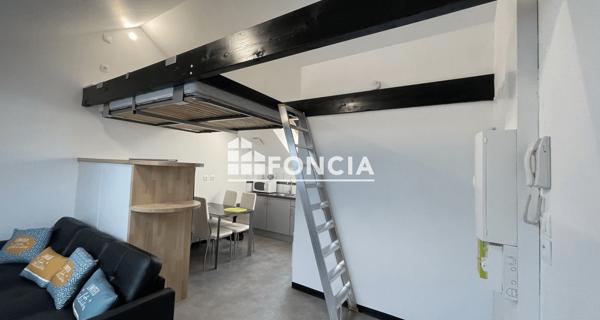Location Studio meublé 25.84 m² - La Francheville 08000