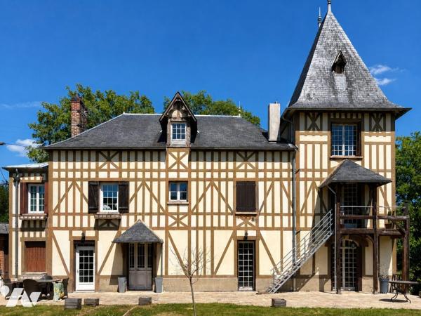 Demeure de caractère avec terrain de tennis