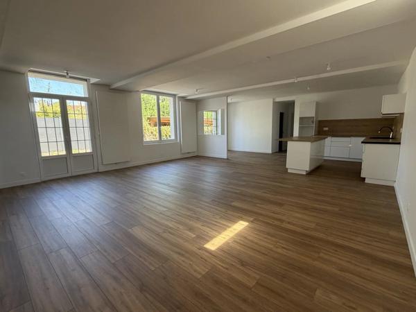 Vente                                                      Maison
                        
                     6 pièces                      200 m2                     à Villers-Cotterêts