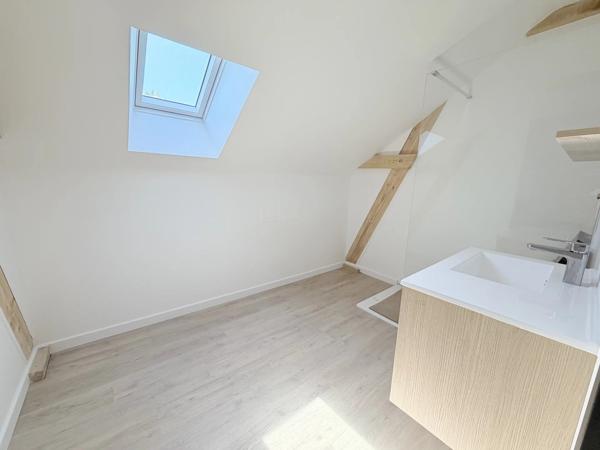 Vente                                                      Maison
                        
                     6 pièces                      200 m2                     à Villers-Cotterêts