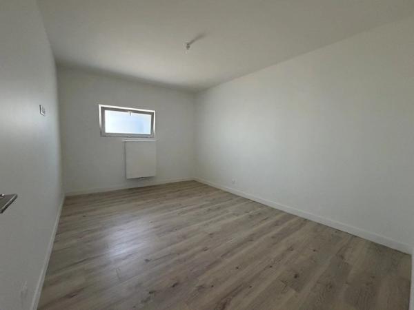 Vente                                                      Maison
                        
                     6 pièces                      200 m2                     à Villers-Cotterêts