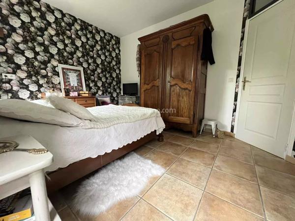 Vente                                                      Maison de village
                        
                     5 pièces                      120 m2                     à Le Bono