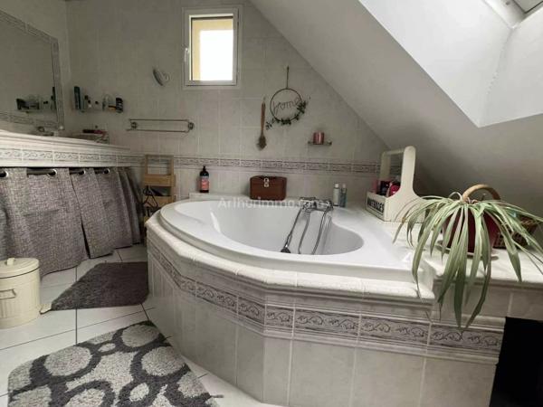 Vente                                                      Maison de village
                        
                     5 pièces                      120 m2                     à Le Bono