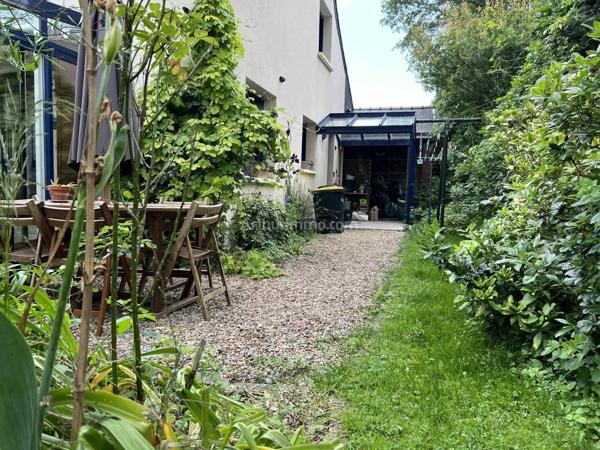Vente                                                      Maison de village
                        
                     5 pièces                      120 m2                     à Le Bono