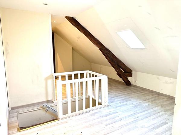 A 5 mn de la gare  de MONTARGIS et 1h de la gare Paris/Bercy - A VENDRE MAISON de VILLE de 90 m2, JARDIN