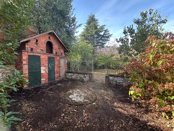 A 5 mn de la gare  de MONTARGIS et 1h de la gare Paris/Bercy - A VENDRE MAISON de VILLE de 90 m2, JARDIN