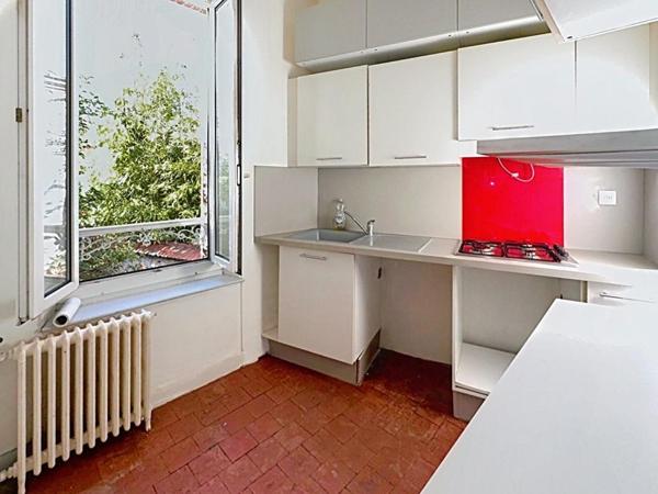 A 5 mn de la gare  de MONTARGIS et 1h de la gare Paris/Bercy - A VENDRE MAISON de VILLE de 90 m2, JARDIN